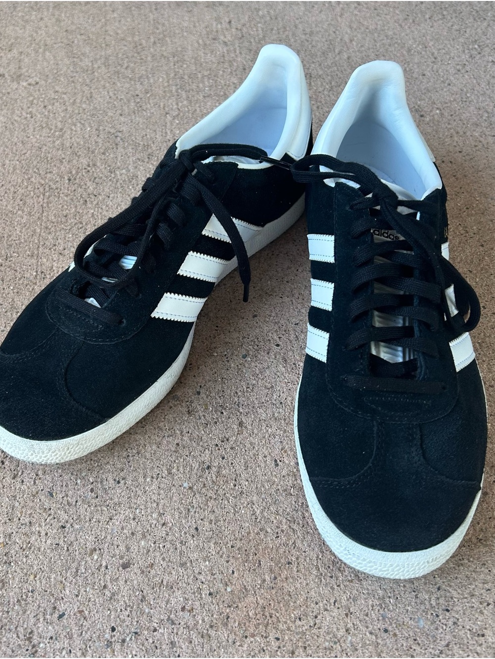NWOT Adidas Gazelle Men’s Size 7.5 Black Suede Sneakers with White Stripes